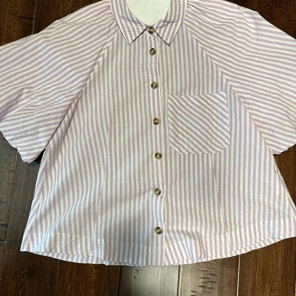 Anthropologie puff sleeve button up top - Picture 3 of 5